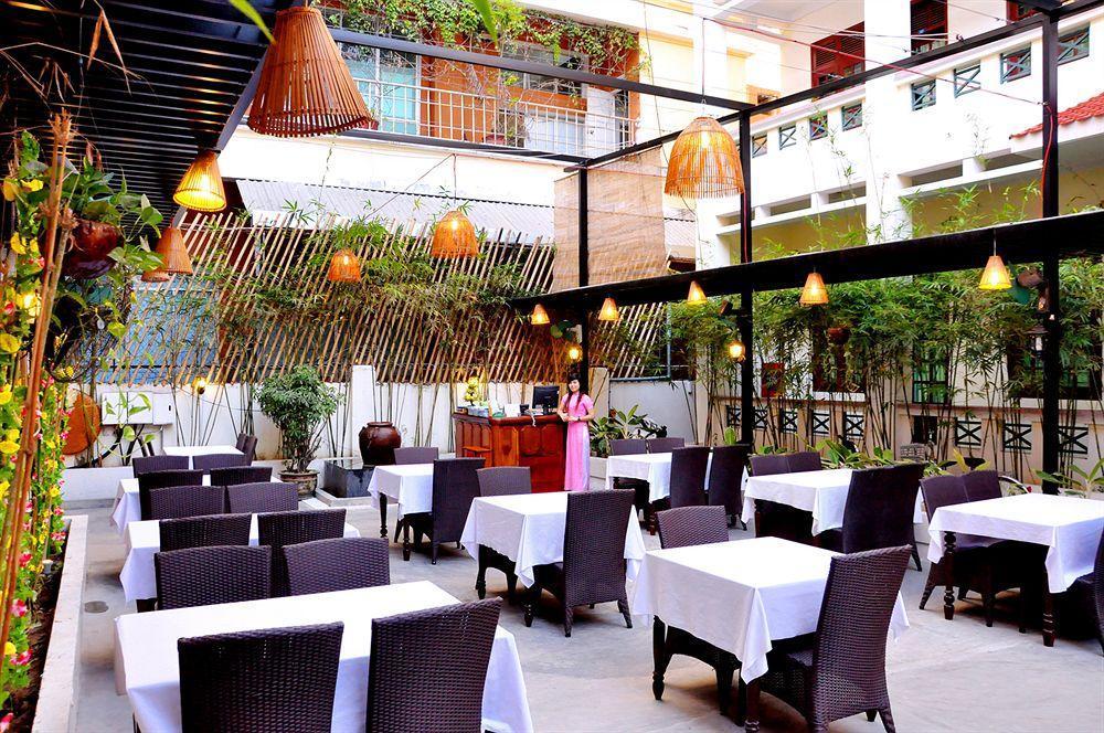 Oyo 381 Tuyet Mai Hotel Nha Trang Exteriör bild