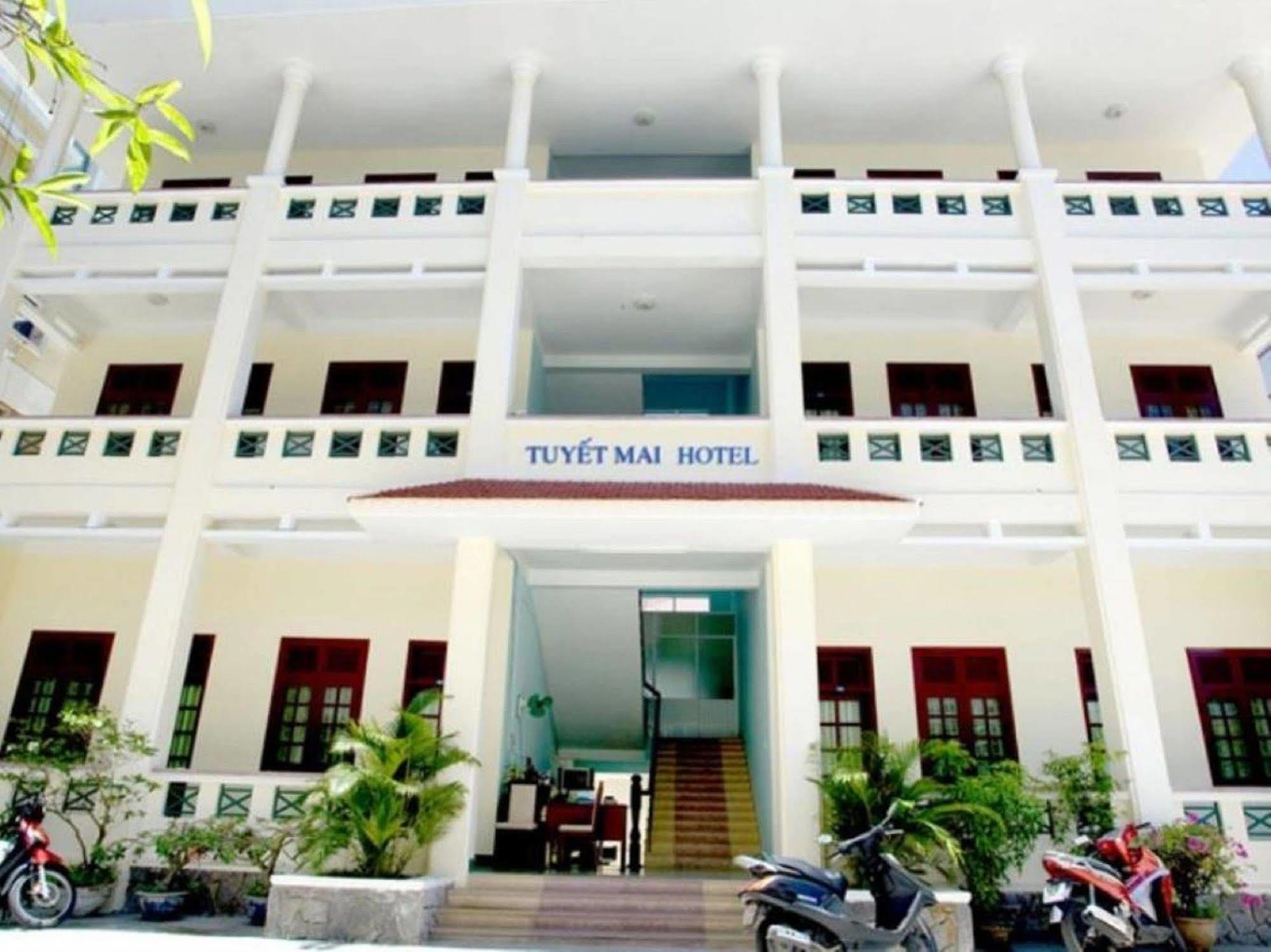 Oyo 381 Tuyet Mai Hotel Nha Trang Exteriör bild